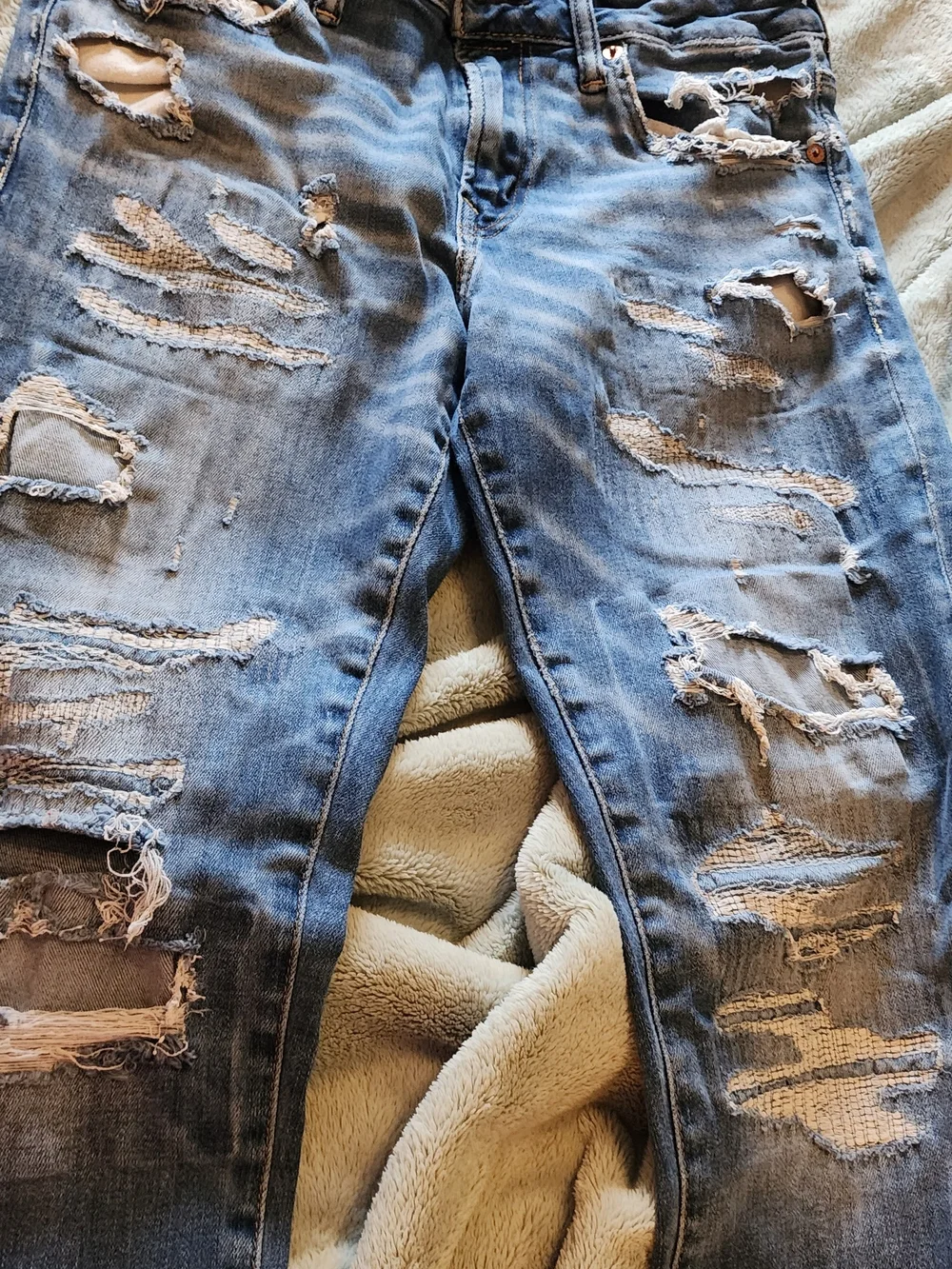 American Eagle Outfitters Distressed Skinny Blue Jeans
